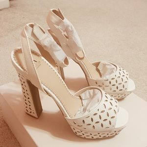 Madison by Shoedazzle White & Gold Platform Heels